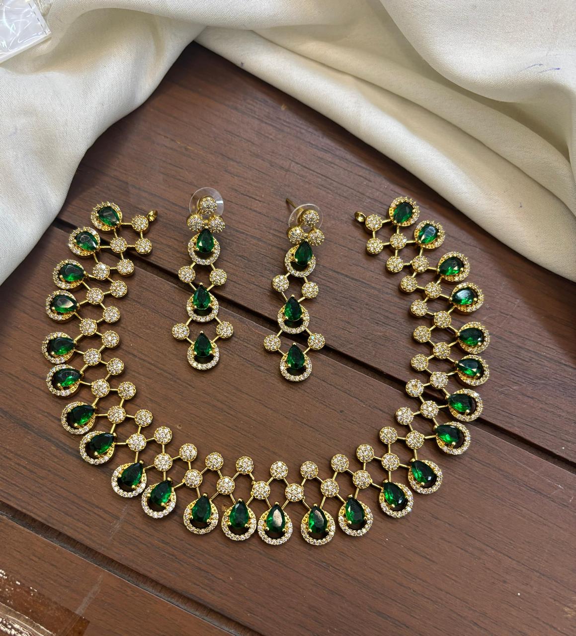 matt-finish-ad-stone-necklace-set