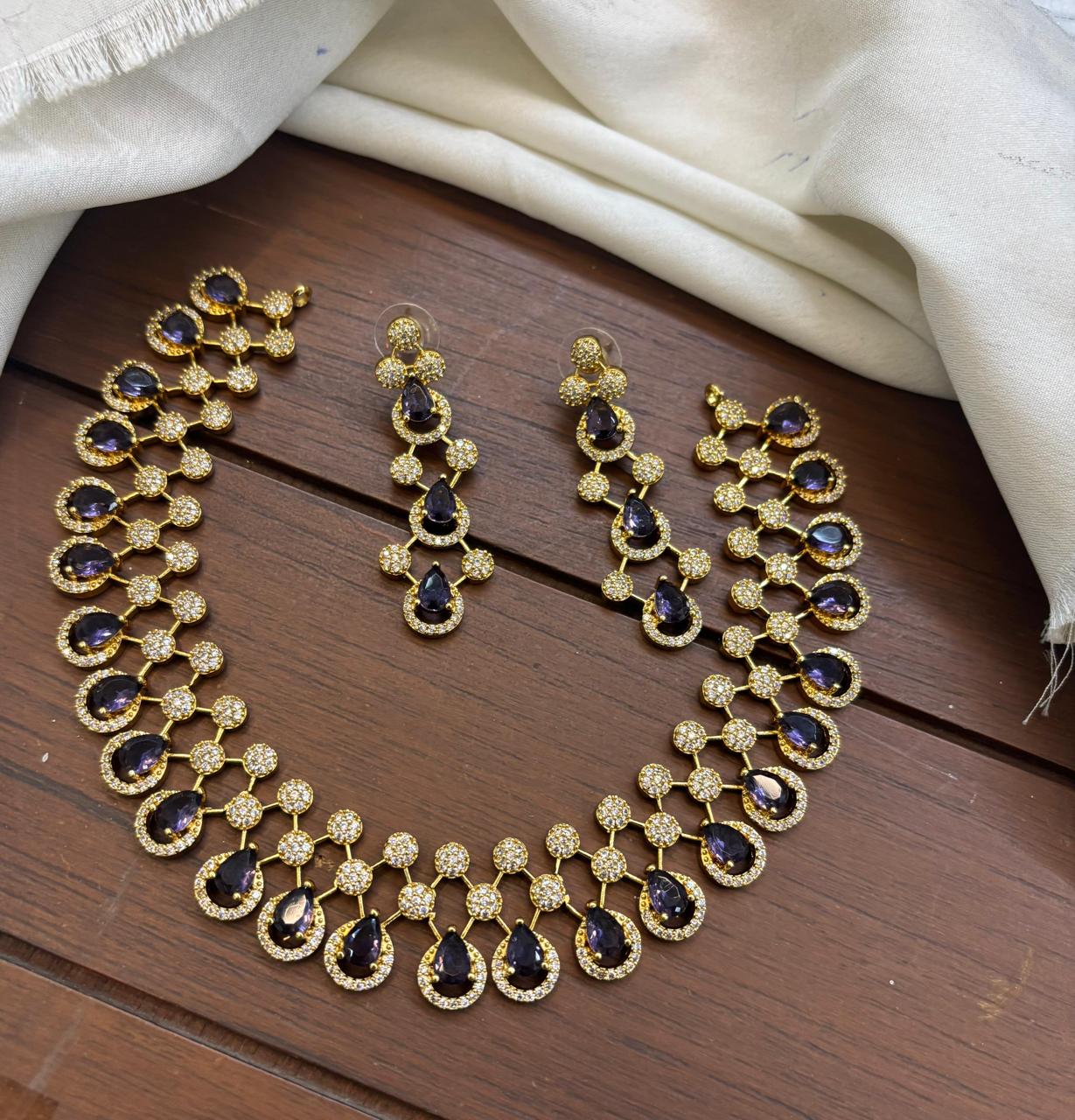 matt-finish-ad-stone-necklace-set