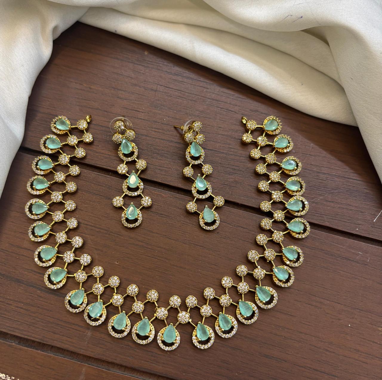 matt-finish-ad-stone-necklace-set