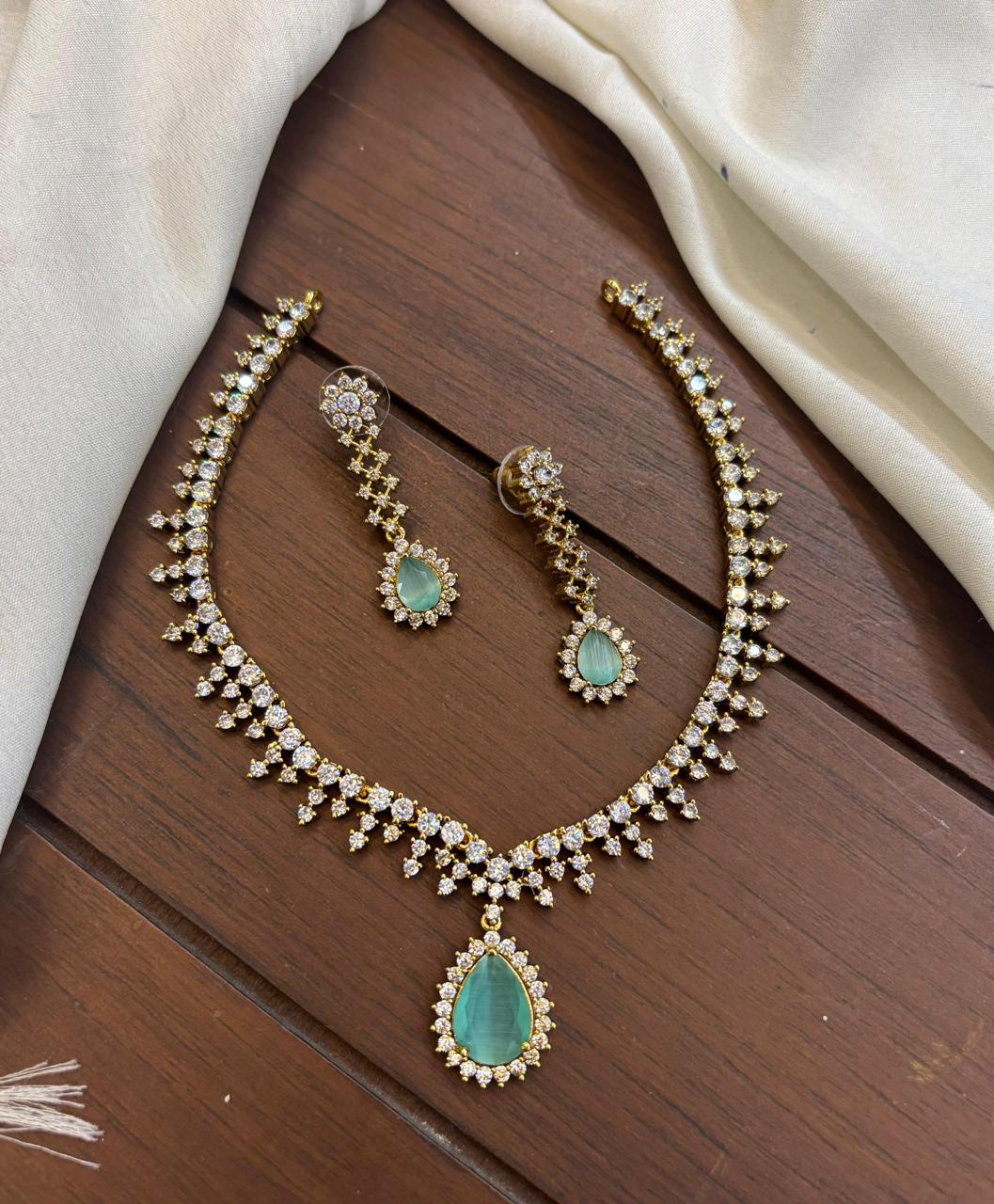 matt-finish-ad-stone-victorian-design-necklace-set