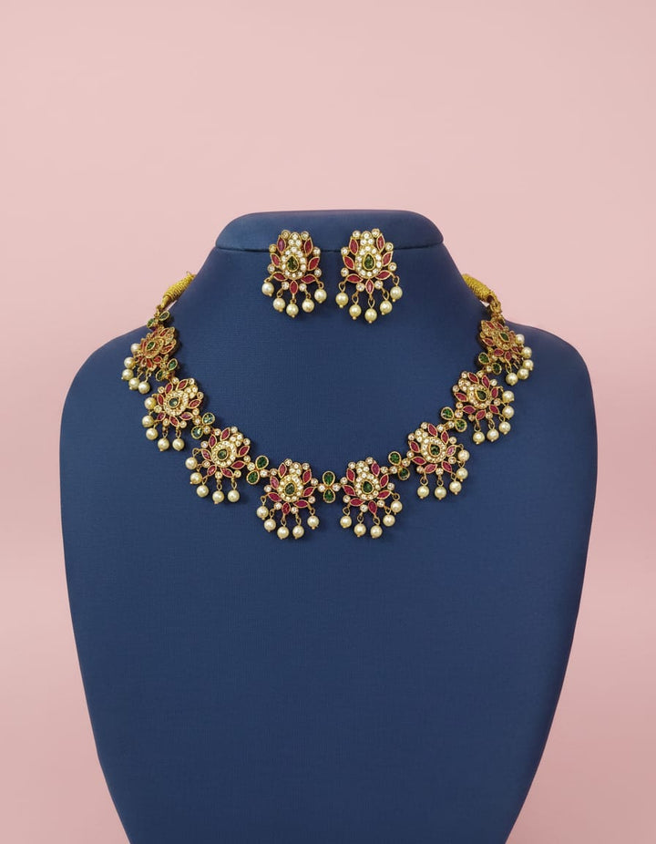 Kemp Stone Lotus Necklace Set