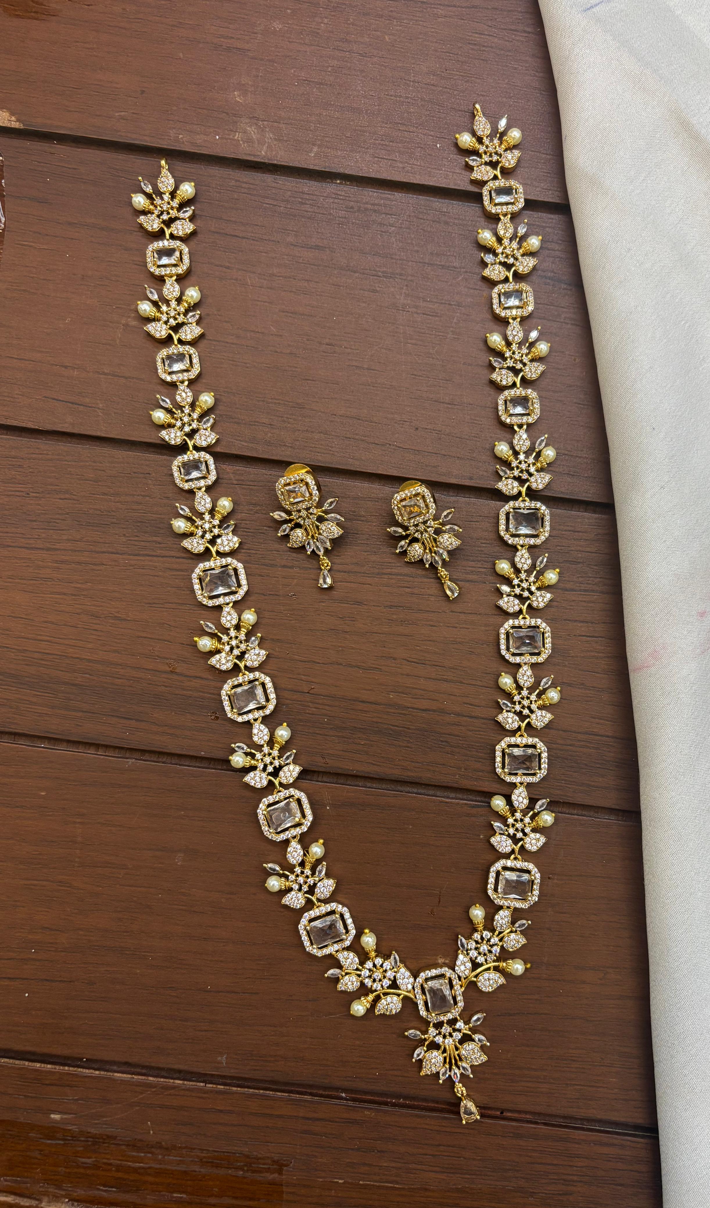 gold-finish-ad-stone-floral-design-haram-set