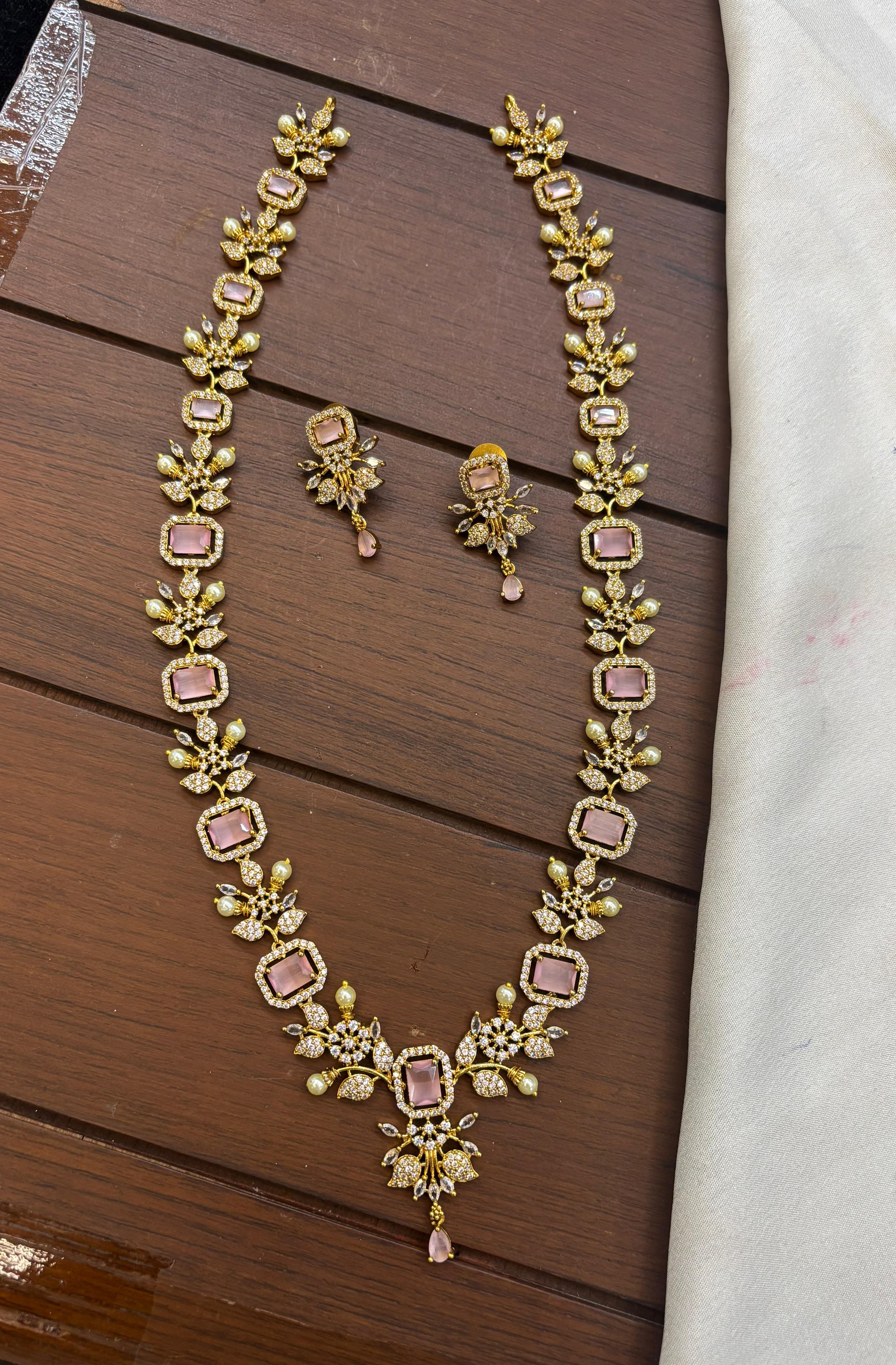 gold-finish-ad-stone-floral-design-haram-set