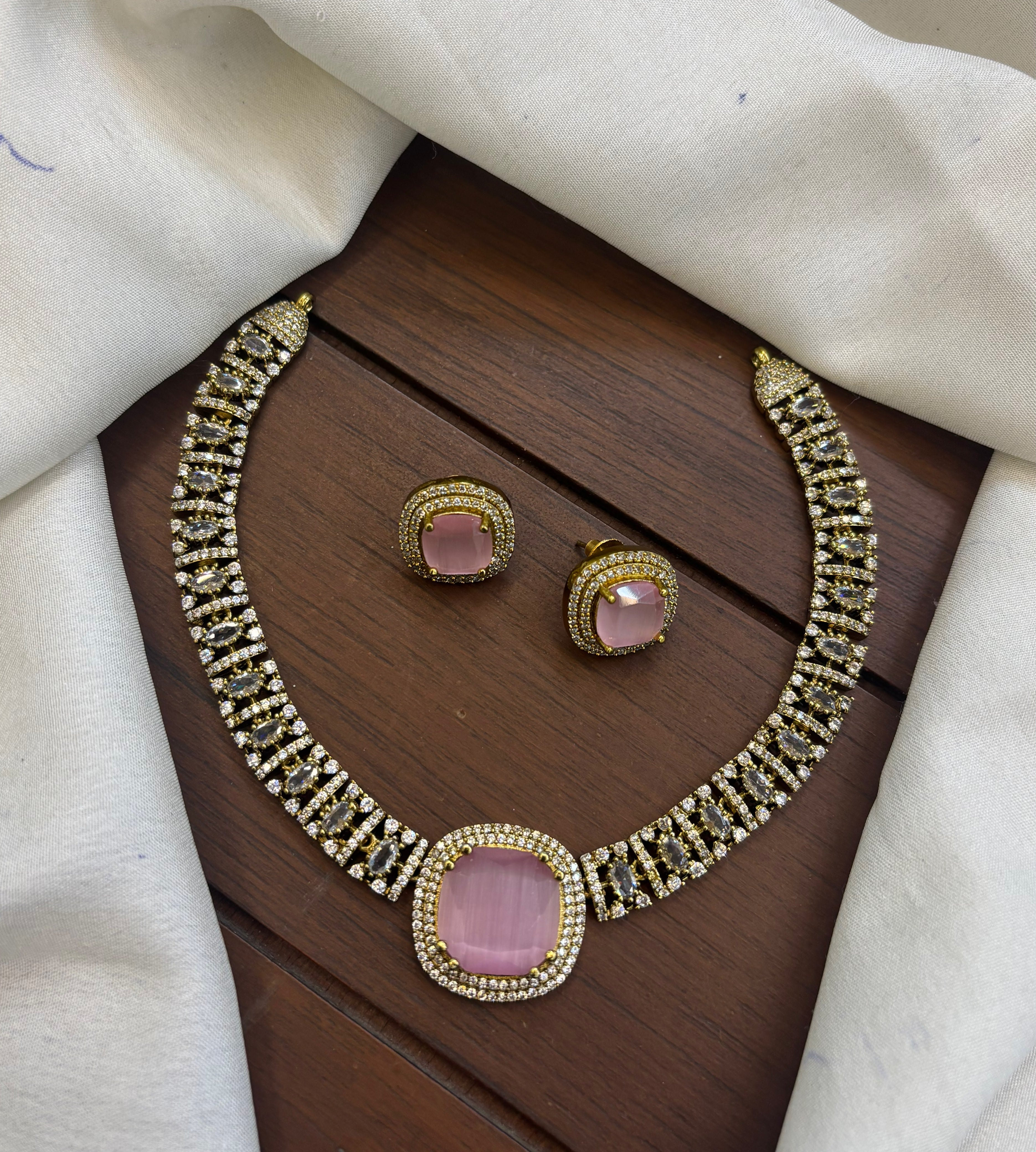ad-stone-mehndi-polish-necklace-set