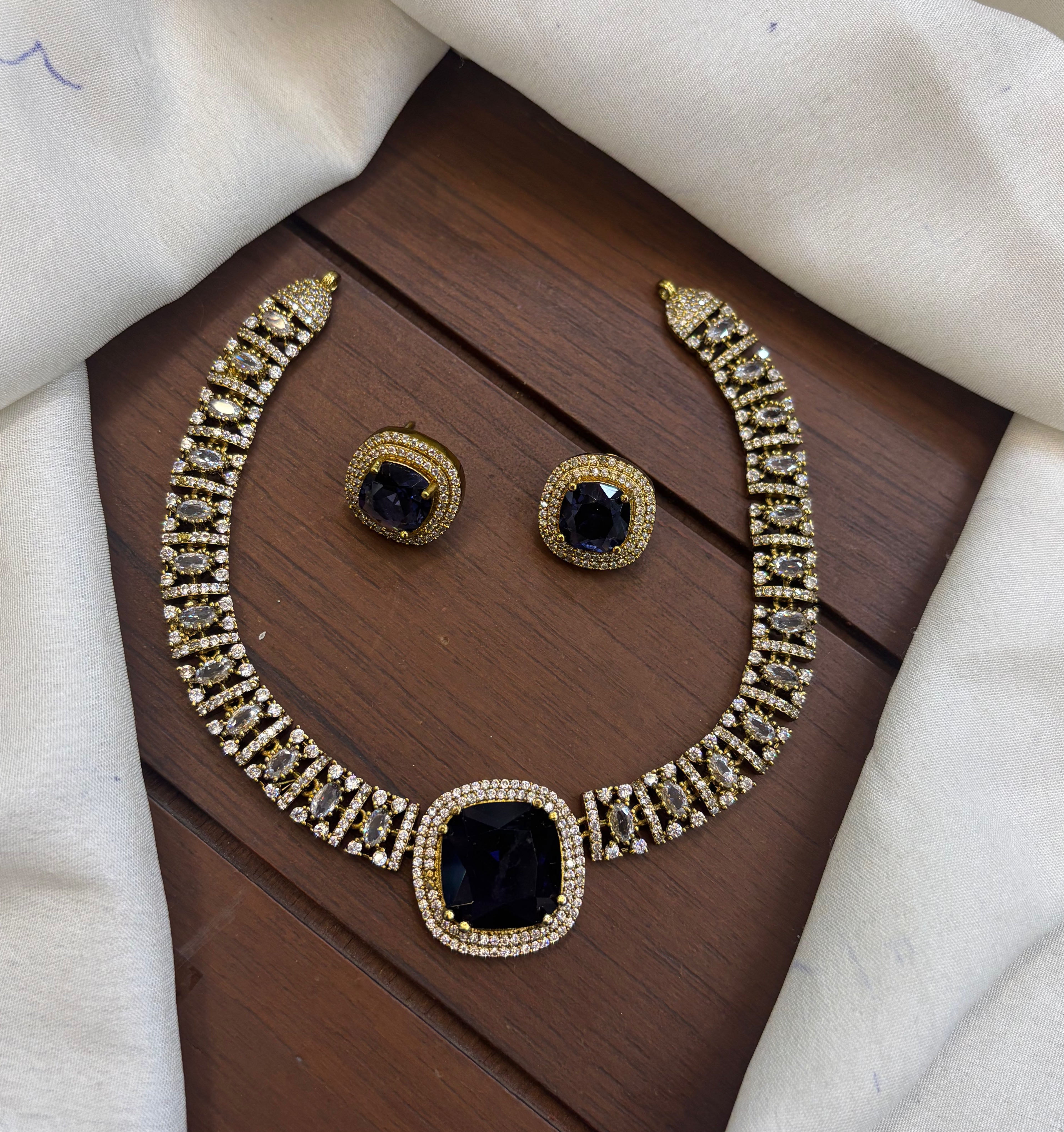 ad-stone-mehndi-polish-necklace-set