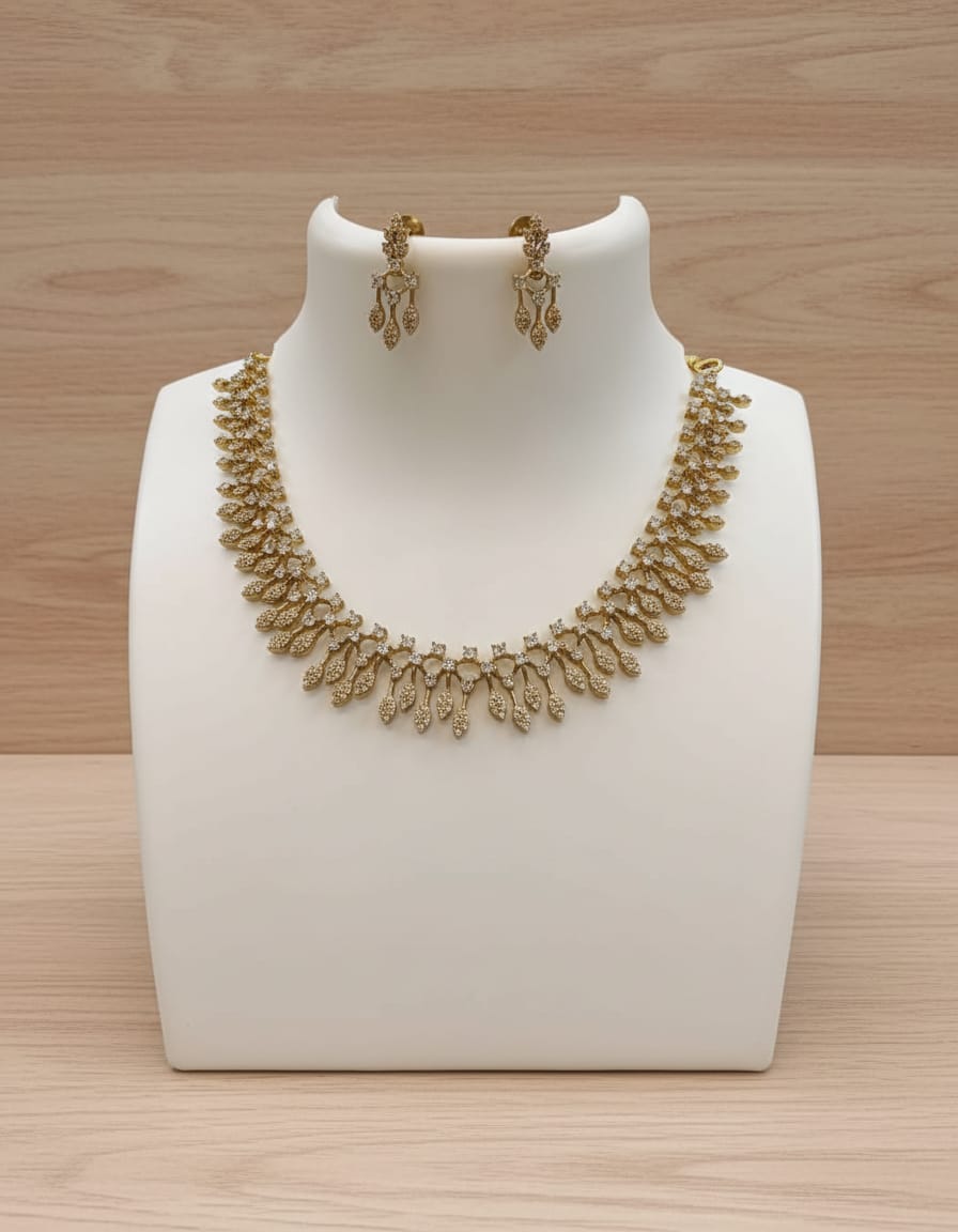 mehndi-polish-ad-stone-necklace-set
