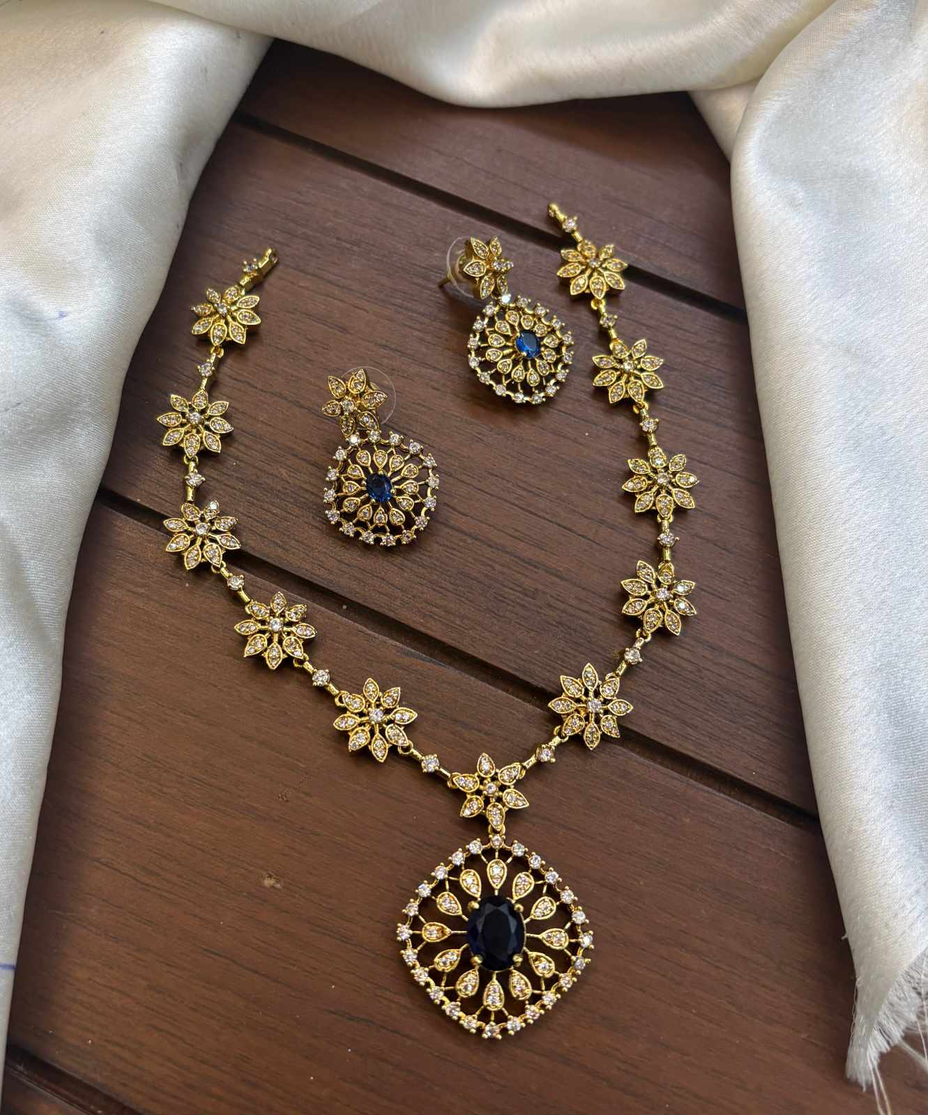 gold-finish-ad-stone-necklace-set
