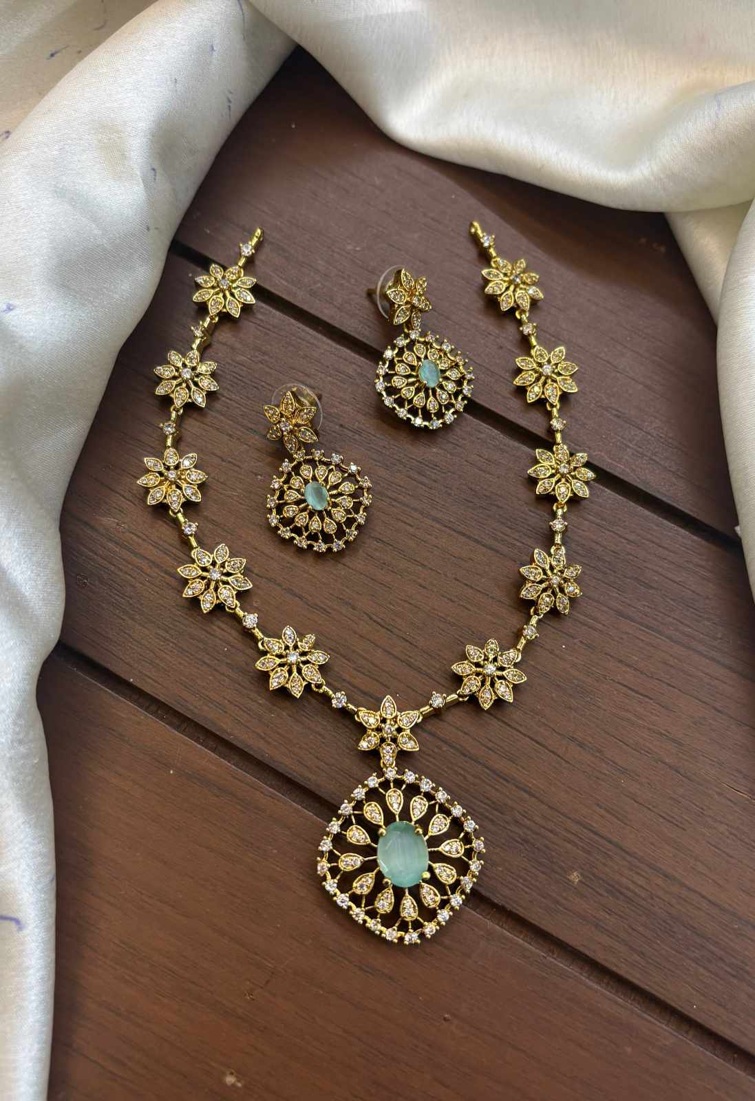 gold-finish-ad-stone-necklace-set