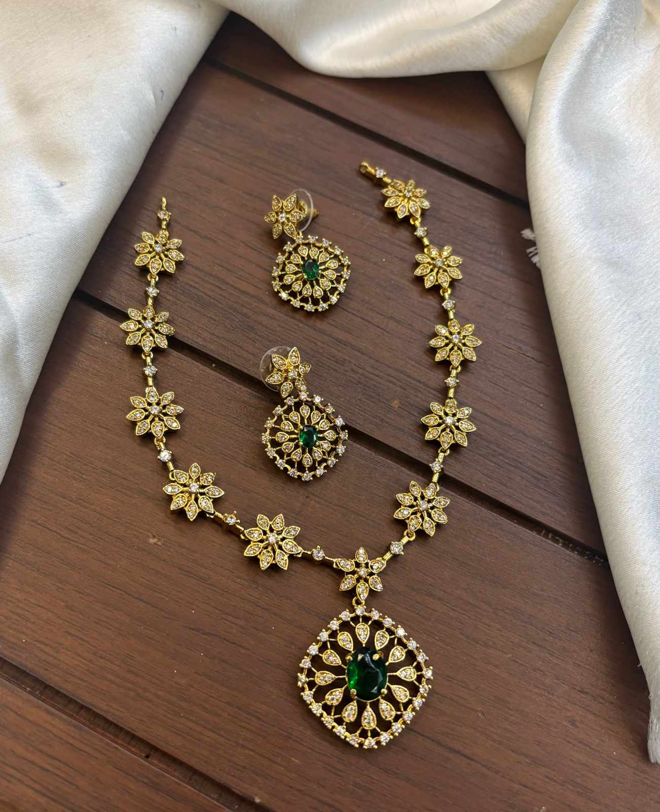 gold-finish-ad-stone-necklace-set