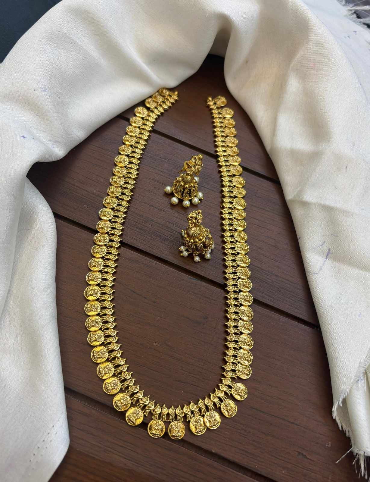 antique-kaas-mala-with-jhumka-earrings