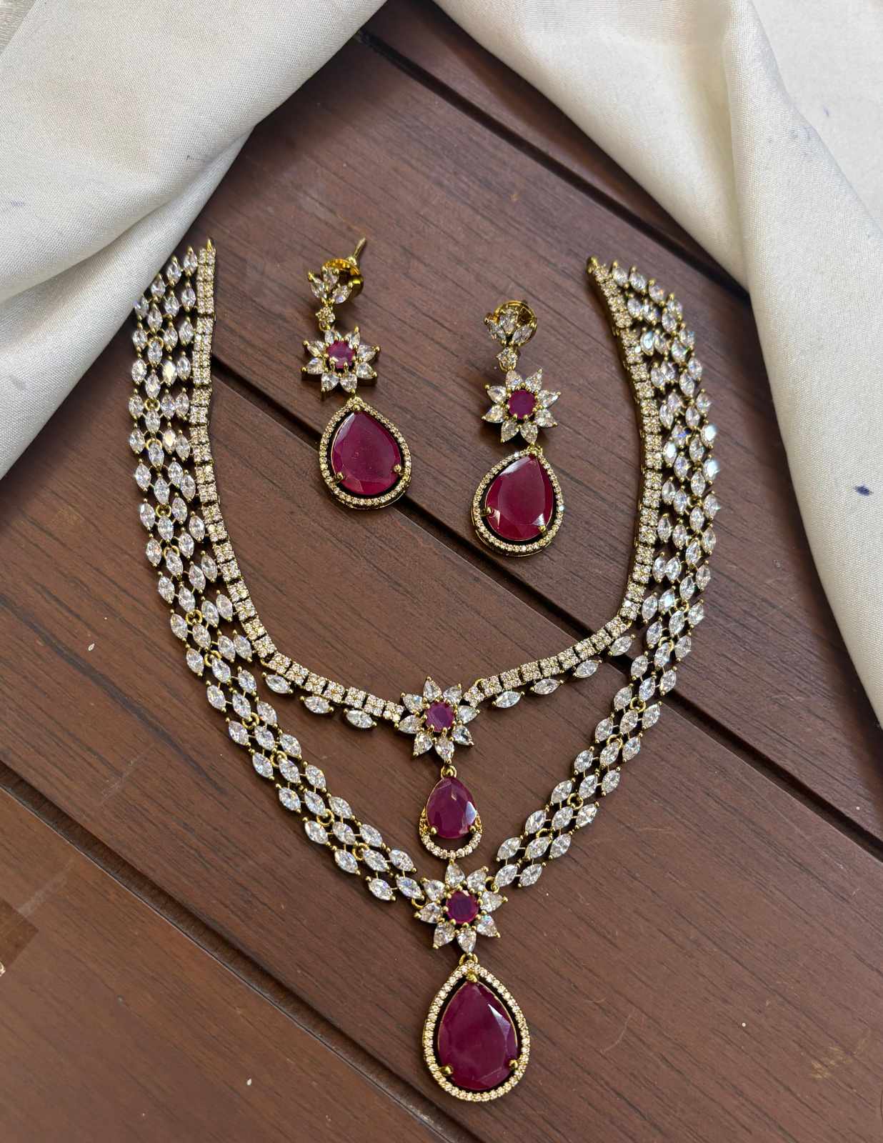gold-polish-ad-stone-2-layer-necklace-set