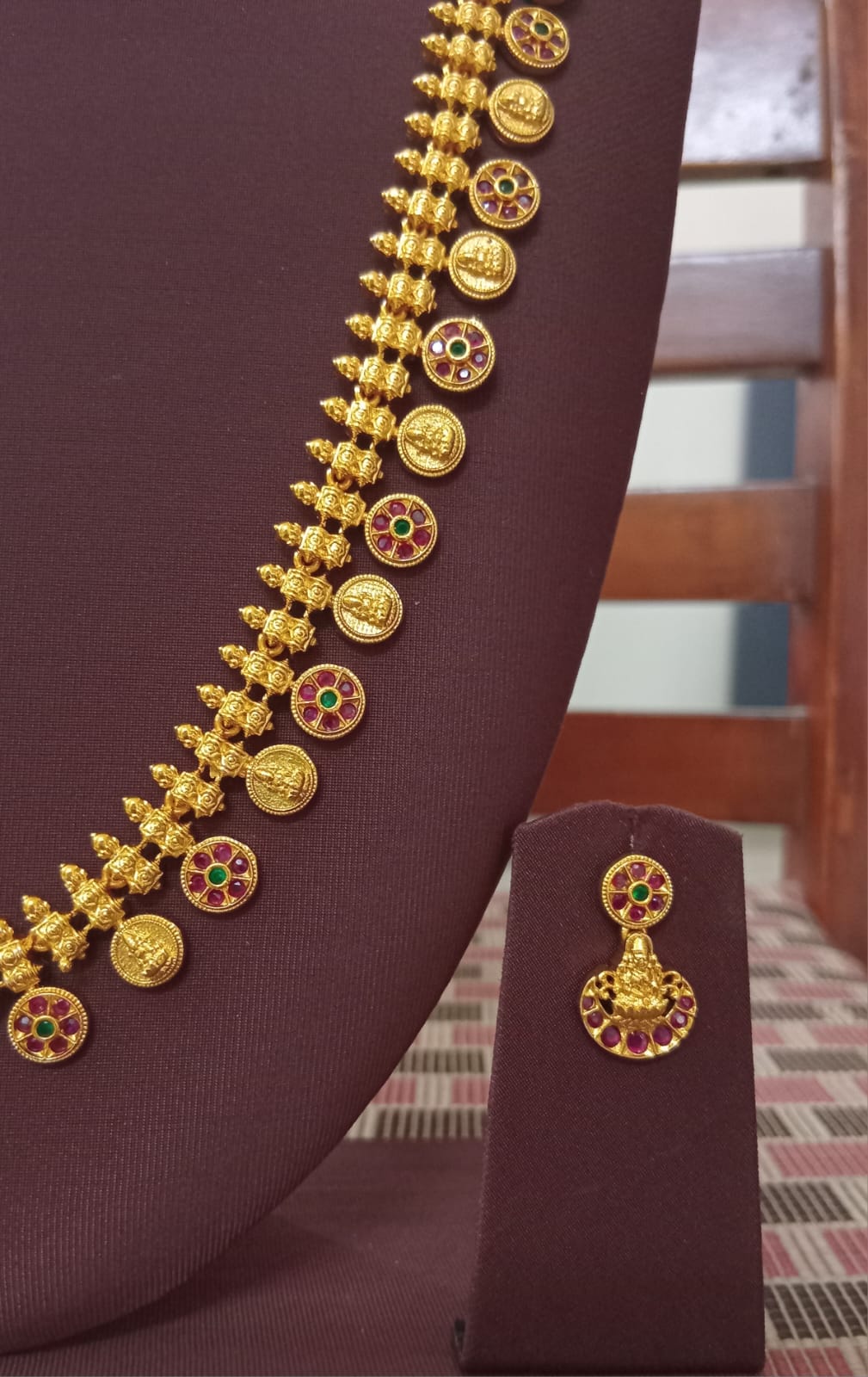 antique-naadan-style-haram-set