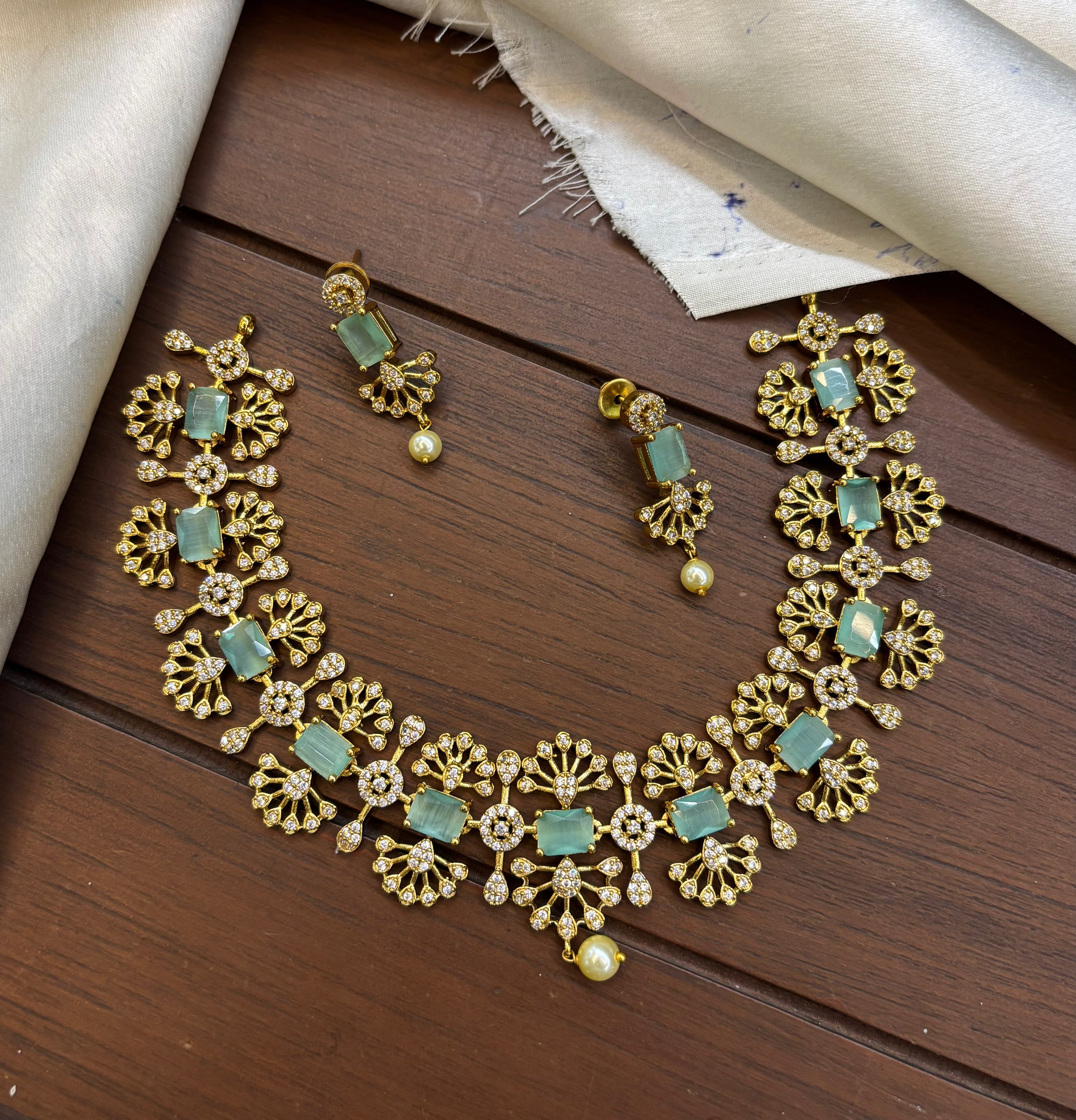 gold-finish-ad-stone-necklace-set