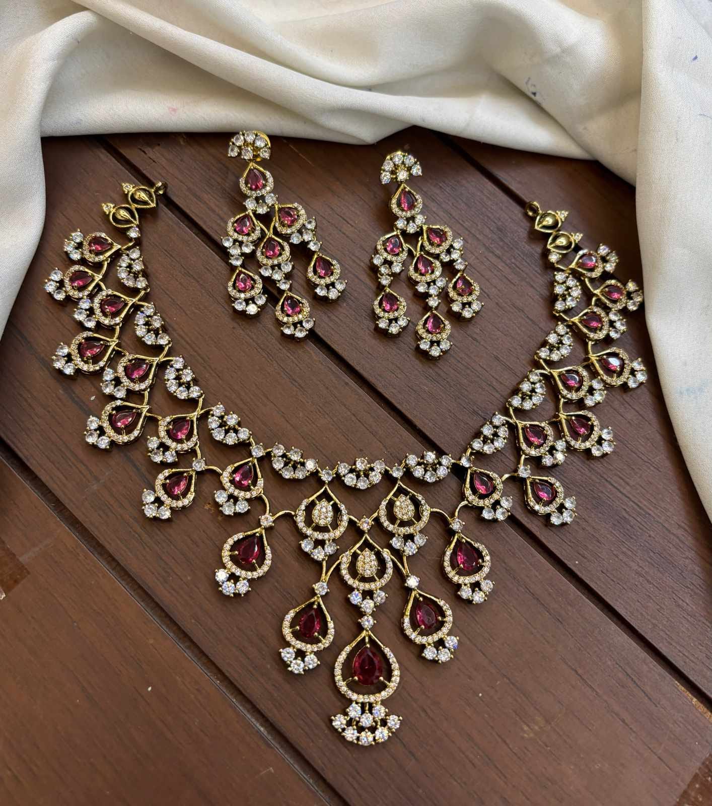 victorian-polish-ad-stone-necklace-set