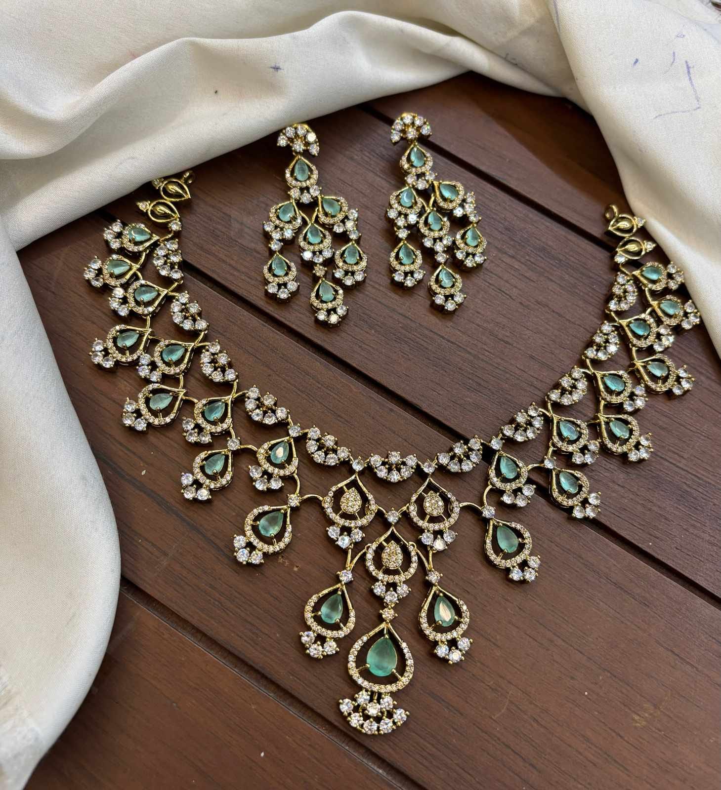 victorian-polish-ad-stone-necklace-set