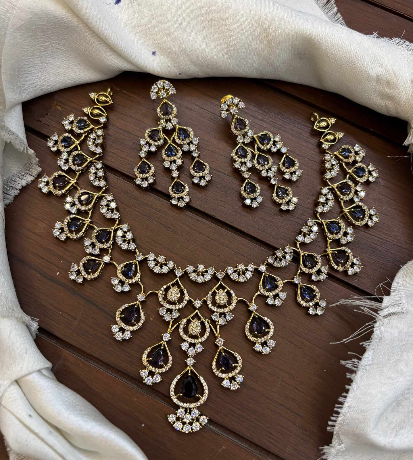 victorian-polish-ad-stone-necklace-set