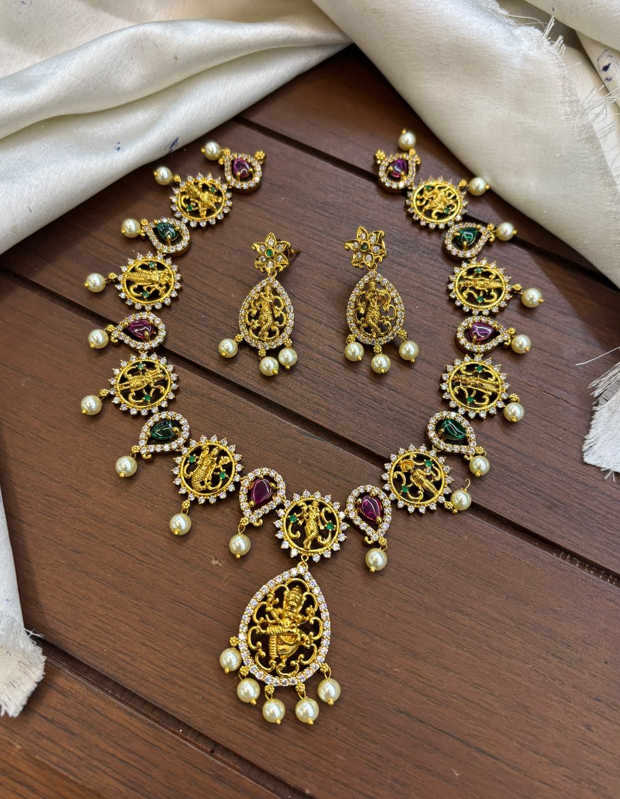 matt-finish-ad-stone-dhasavadhara-necklace-set