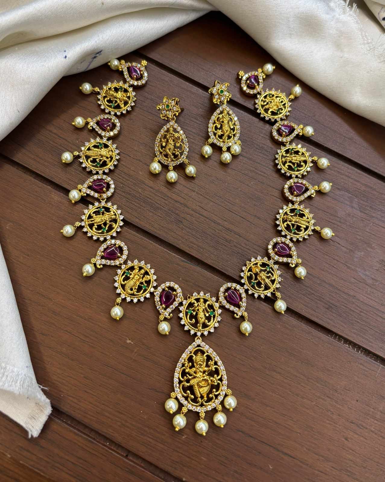 matt-finish-ad-stone-dhasavadhara-necklace-set