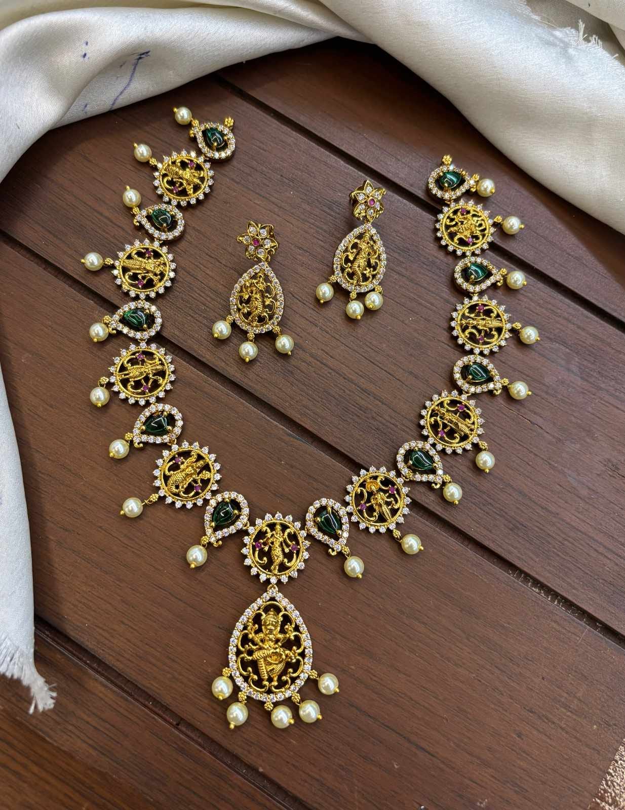 matt-finish-ad-stone-dhasavadhara-necklace-set