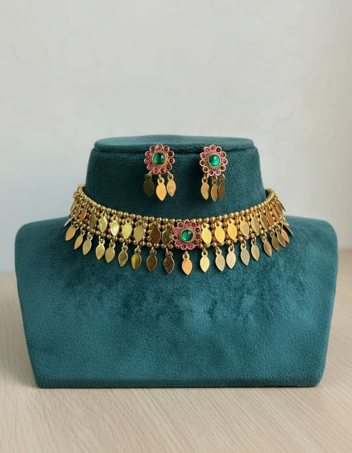 Gold Finish Kemp Stone Elakathali Set