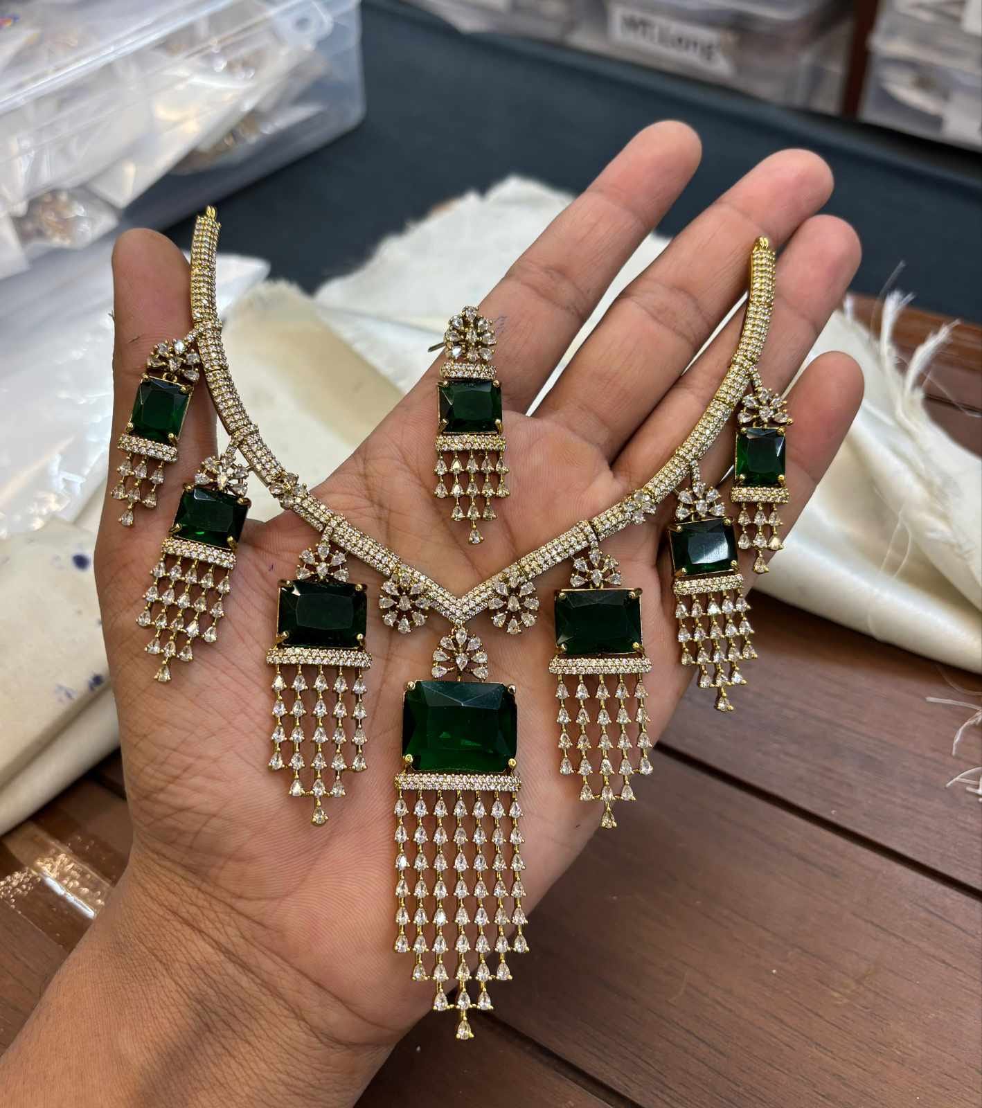 ad-stone-emerald-designer-necklace-set