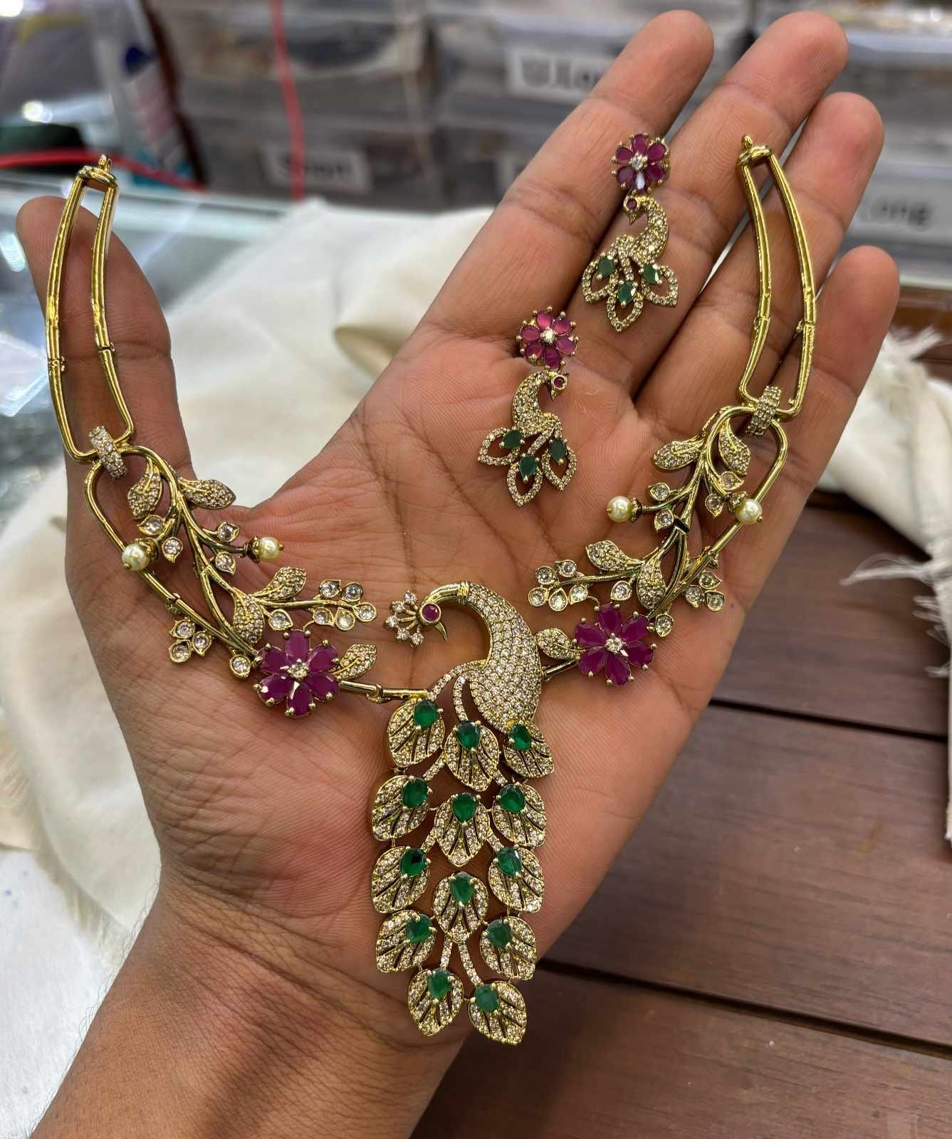mehndi-polish-ad-stone-peacock-necklace-set
