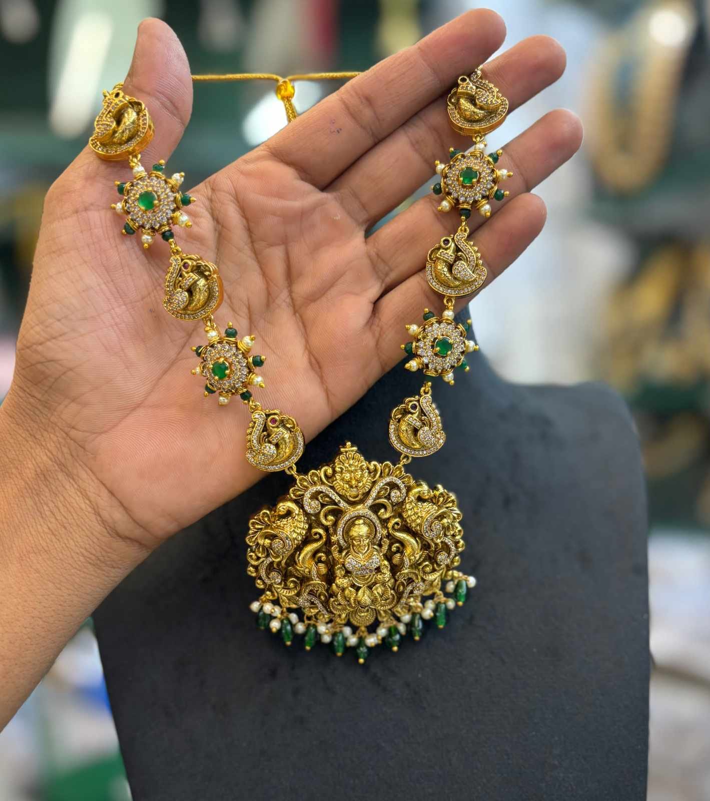 antique-finish-lakshmi-necklace-with-jhumka-set