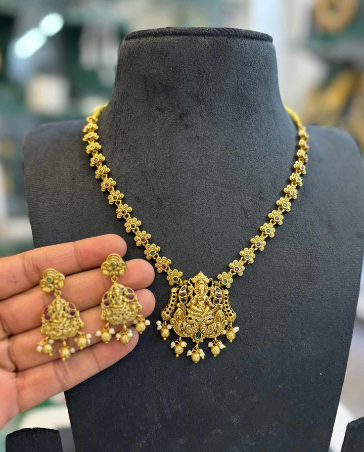 Gold Finish Antique Ganesha Dollar Necklace Set