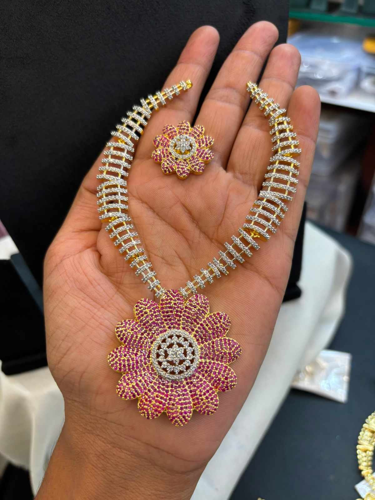 gj-polish-ad-stone-flower-necklace-set