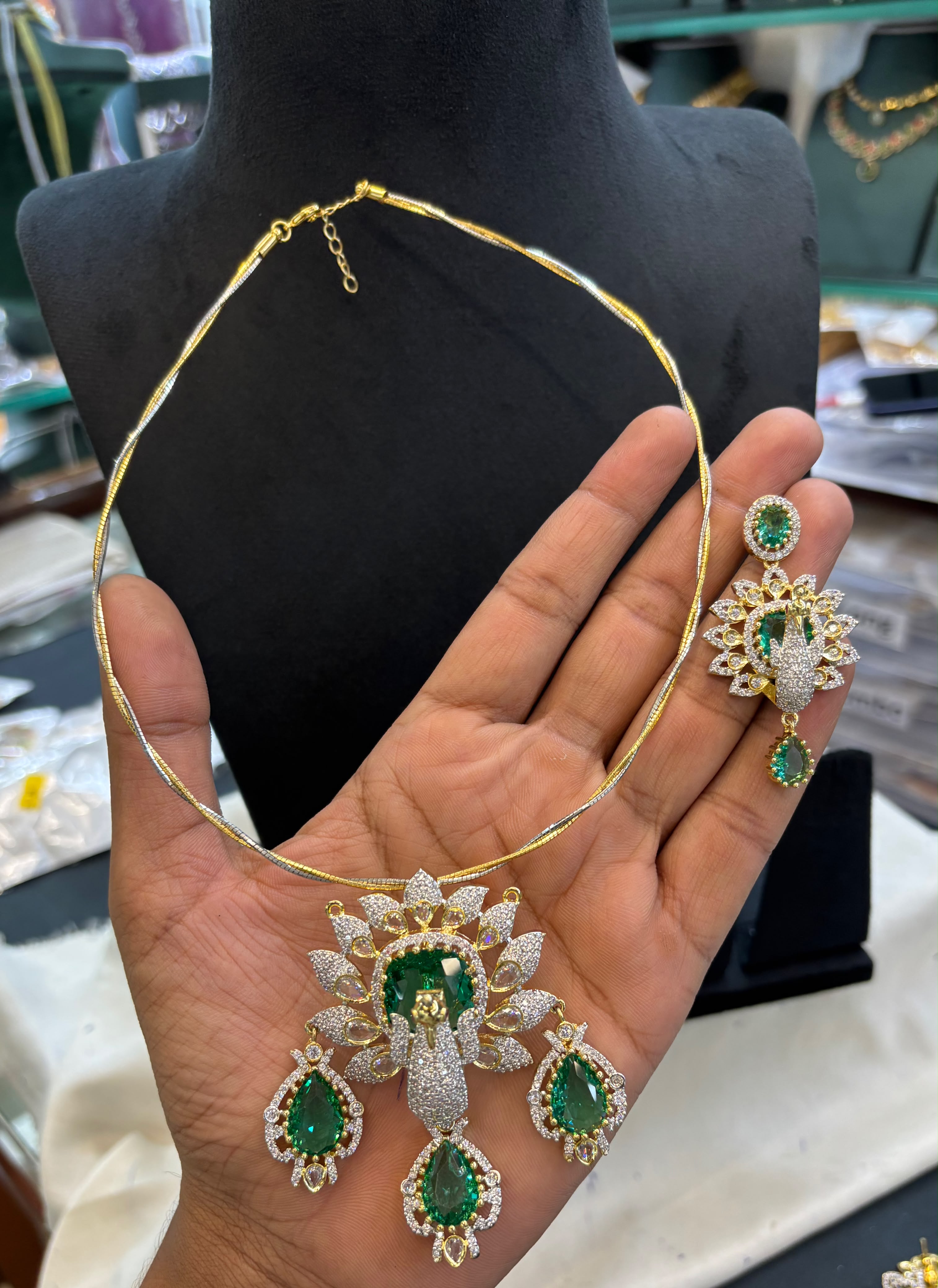 gj-polish-ad-stone-peacock-pendant-invisible-necklace-set