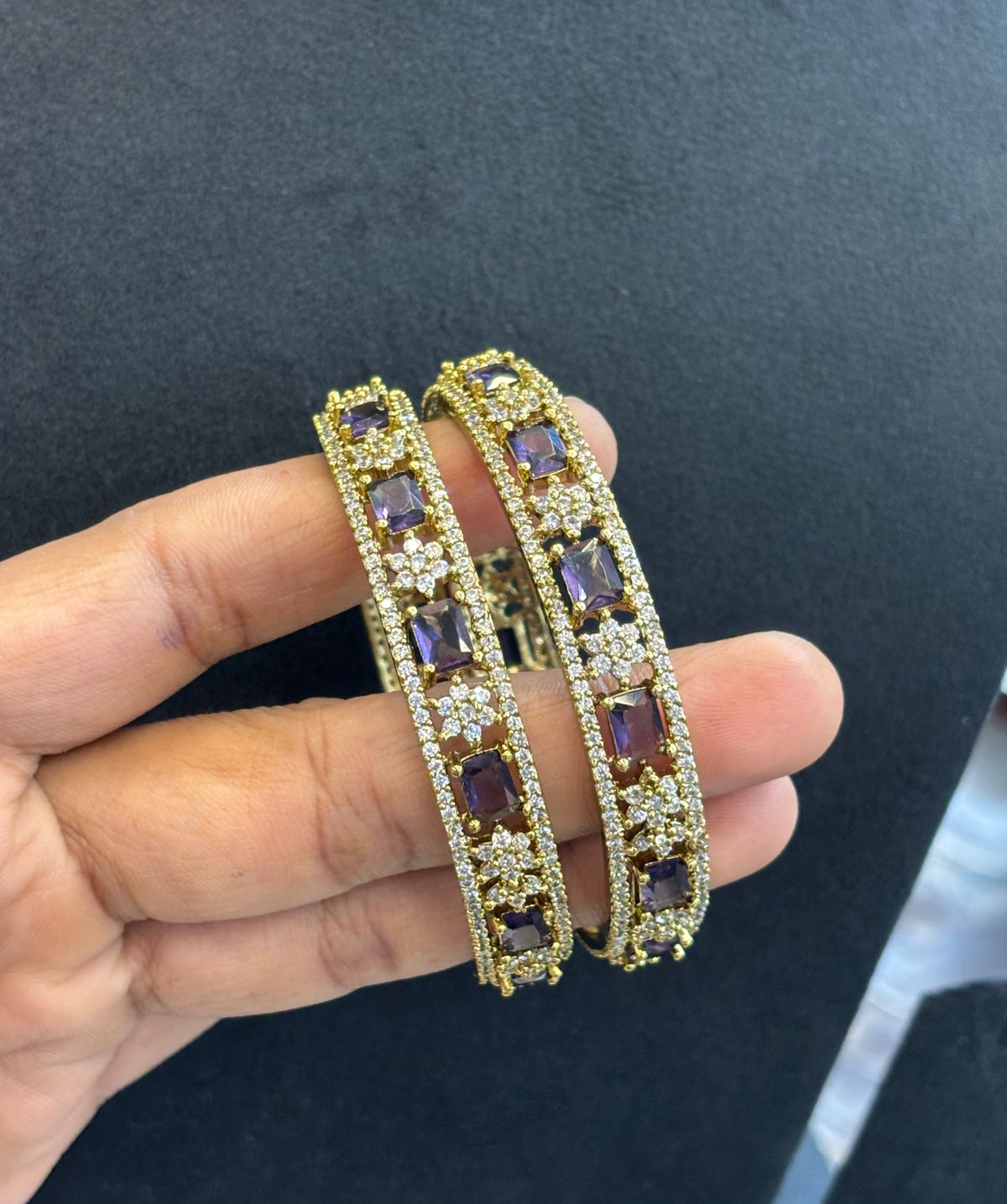 mehandi-polish-ad-stone-bangles