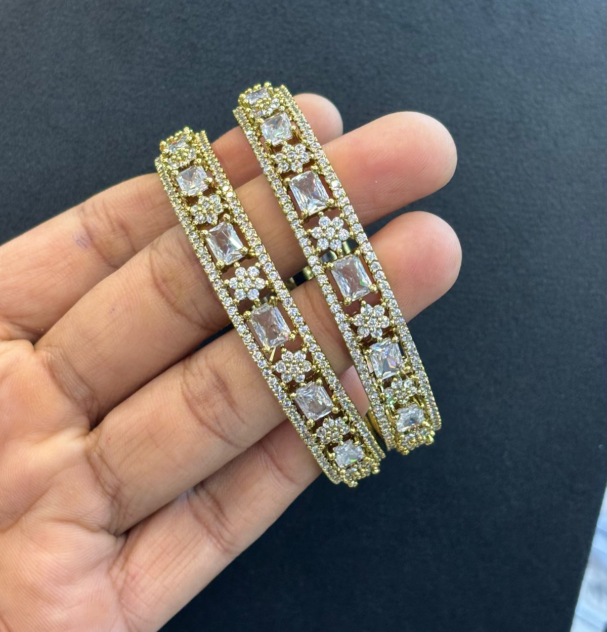 mehandi-polish-ad-stone-bangles
