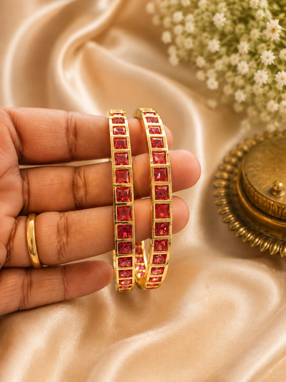 gold-finish-kemp-stone-bangles