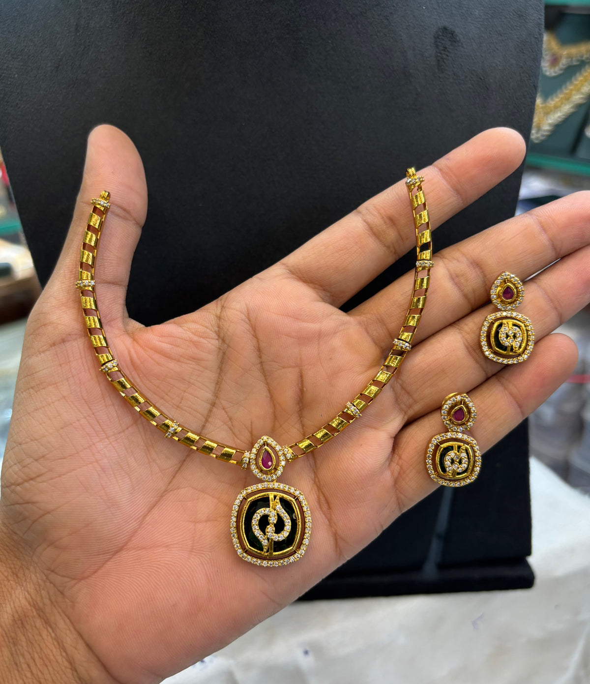 gold-finish-ad-stone-necklace-set