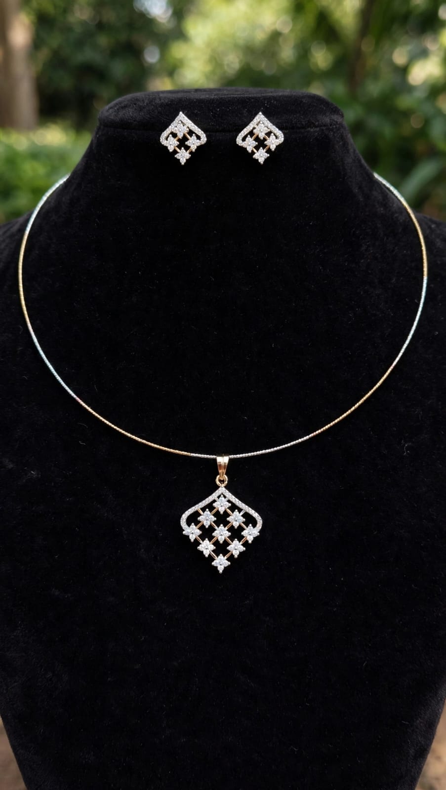 gj-polish-ad-stones-invisible-chain