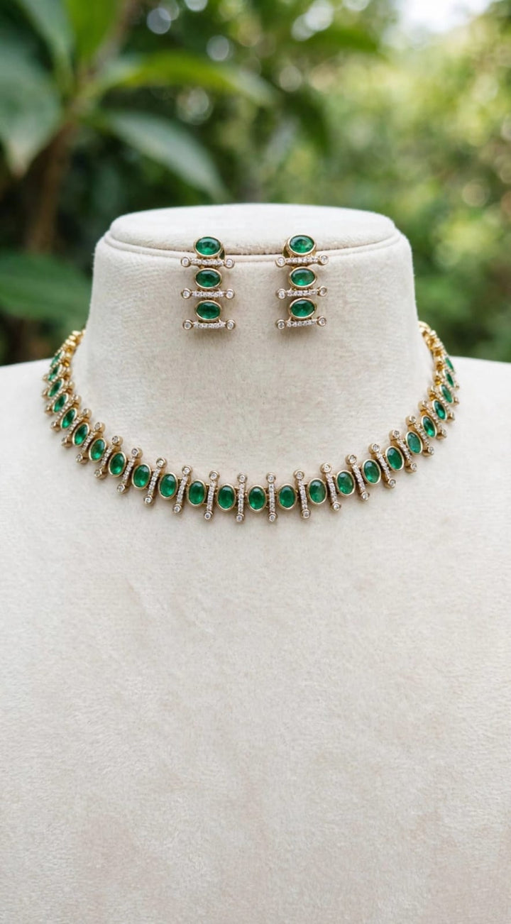 Mehndi Polish Kemp Stone Emerald Necklace Set