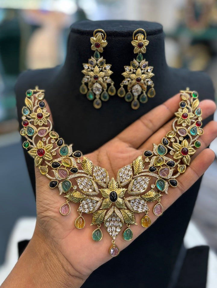 Mehndi Polish Moissanite Stone Necklace Set