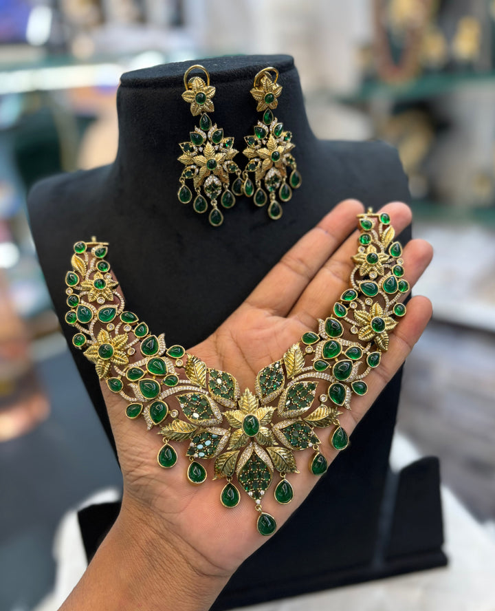 Mehndi Polish Moissanite Emerald Necklace Set