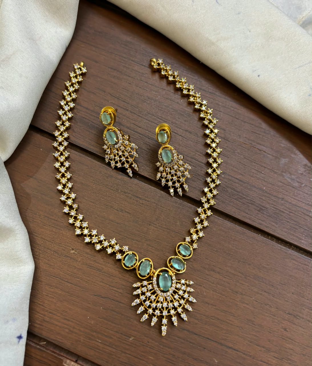 gold-finish-ad-stone-necklace-set