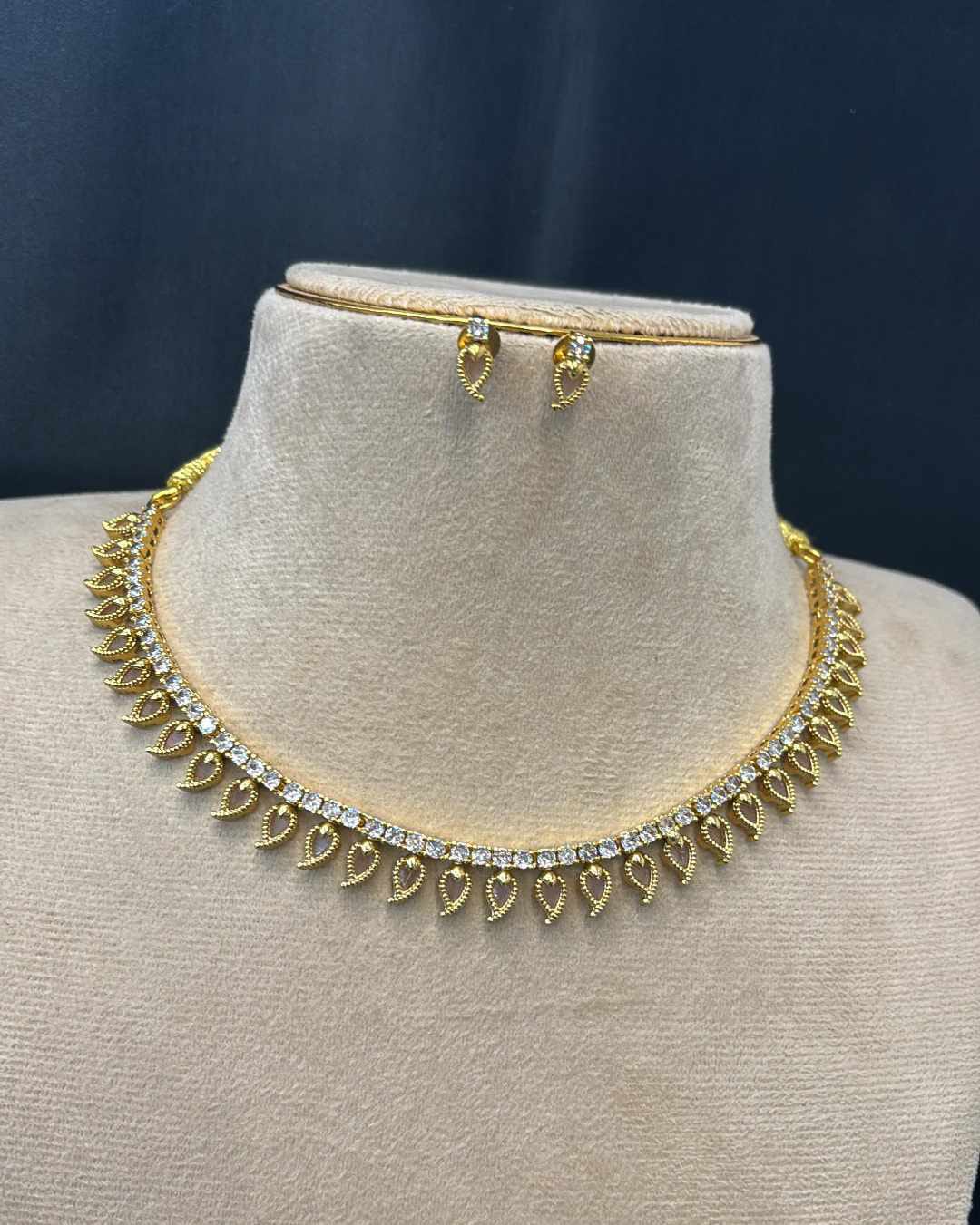 ad-stone-manga-design-necklace-set