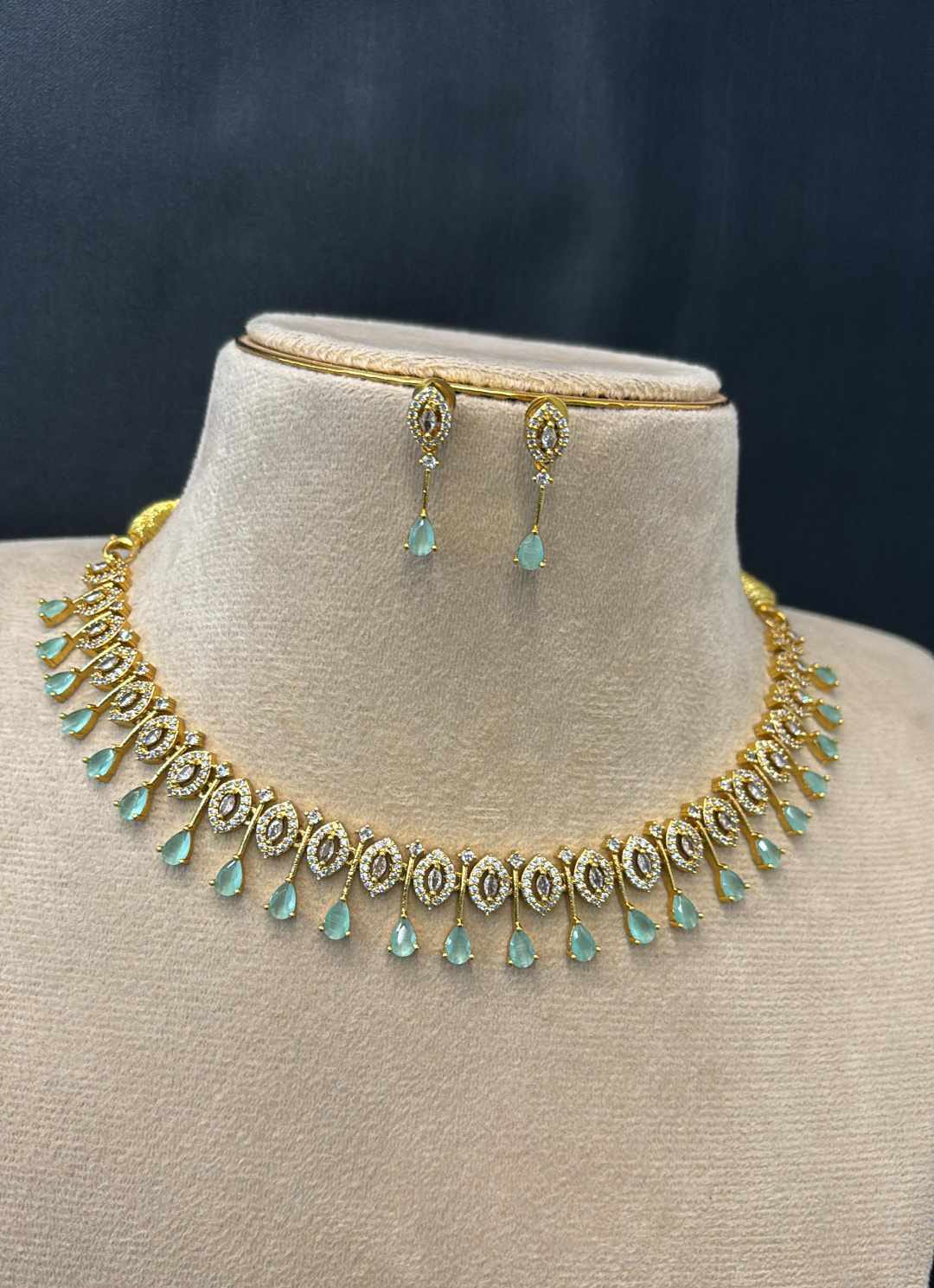 ad-stone-necklace-set