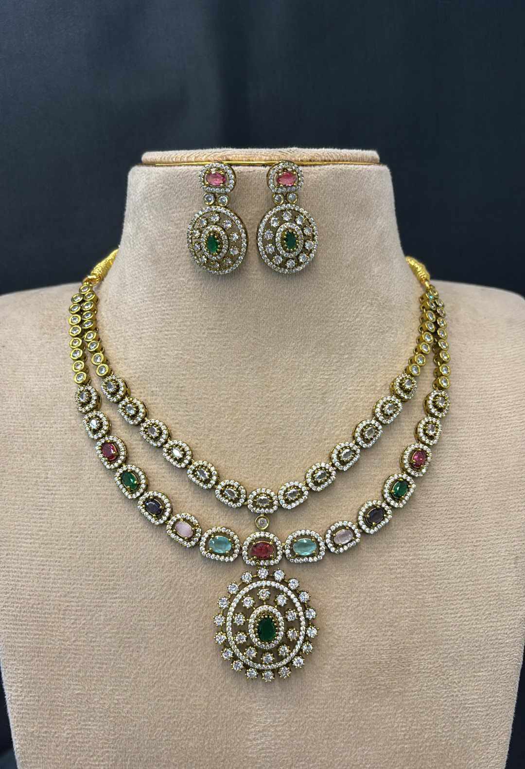 mehndi-polish-ad-stone-necklace-set