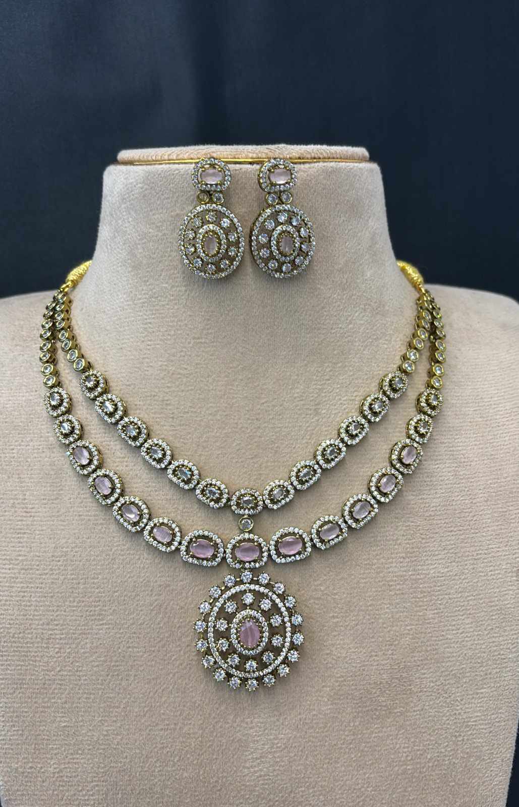 mehndi-polish-ad-stone-necklace-set