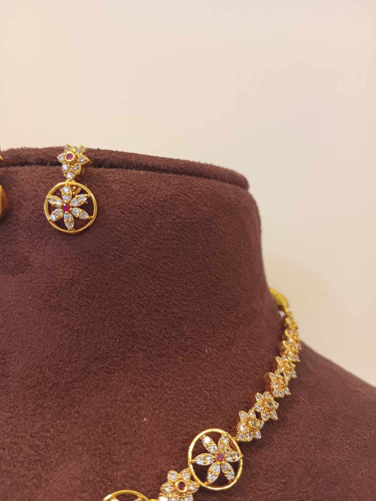 matt-finish-ad-stone-necklace-set