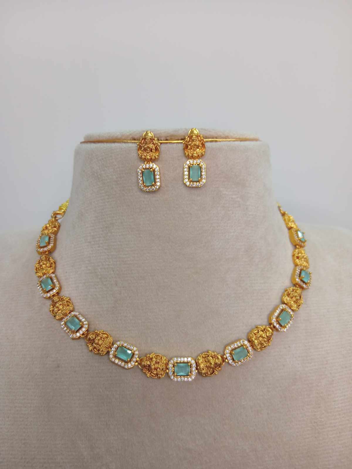 matt-finish-ad-stone-lakshmi-necklace-set