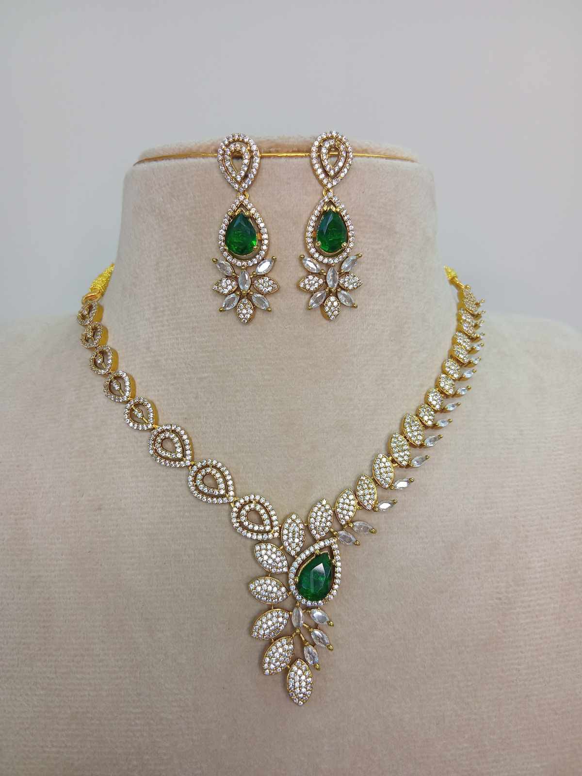 ad-stone-necklace-set