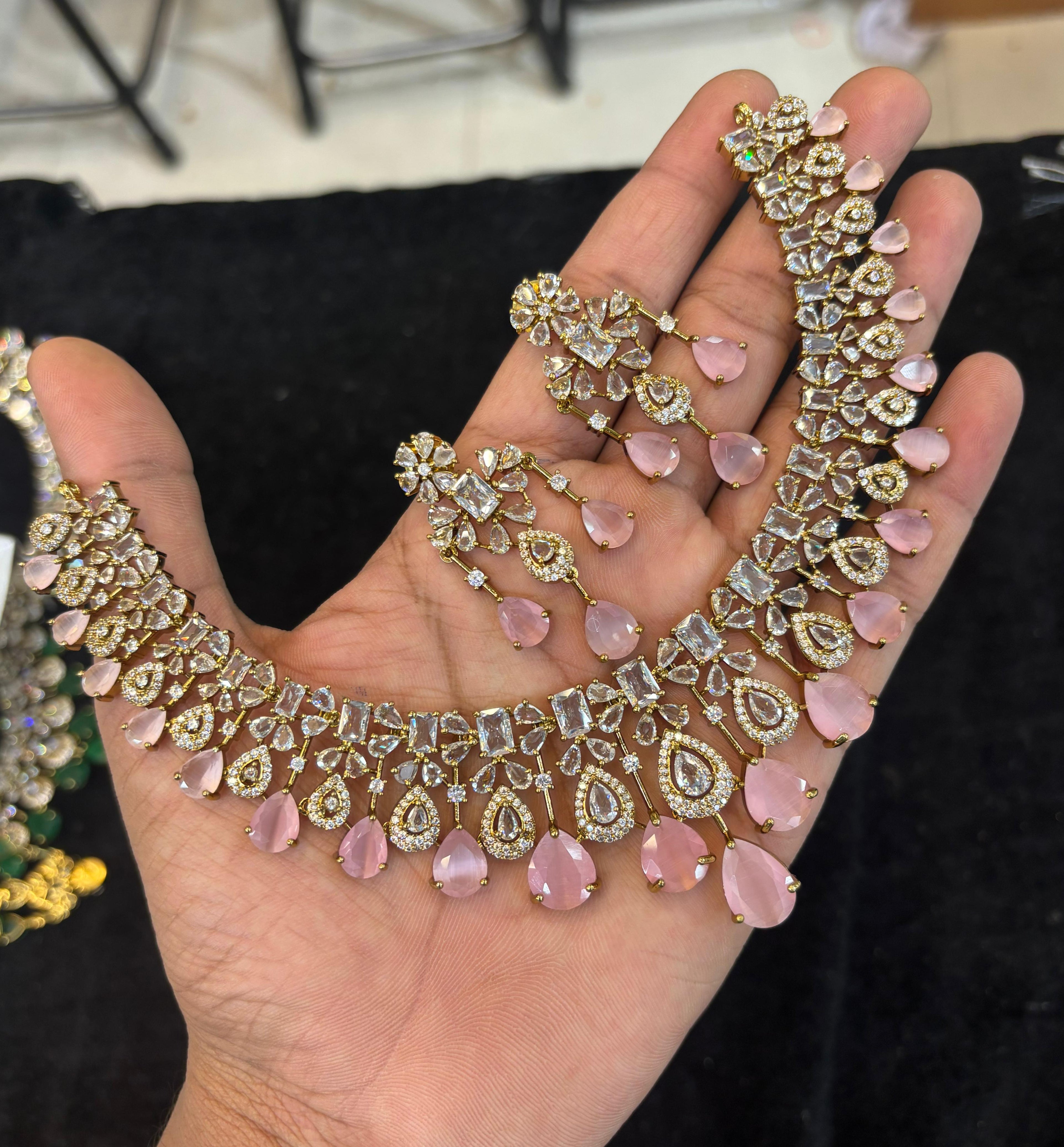 mehndi-polish-ad-stone-necklace-set
