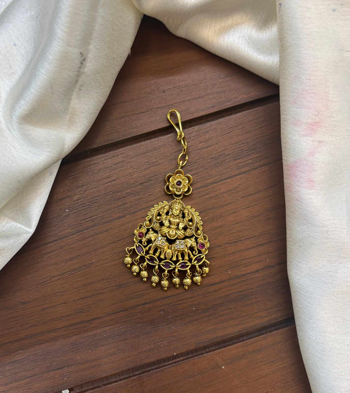 antique-finish-lakshmi-chutti