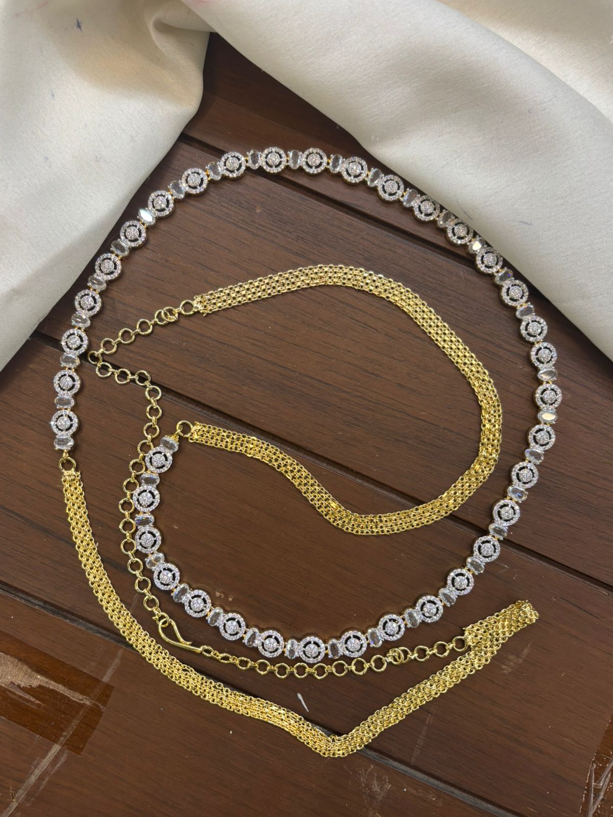 gj-polish-ad-stone-hip-chain