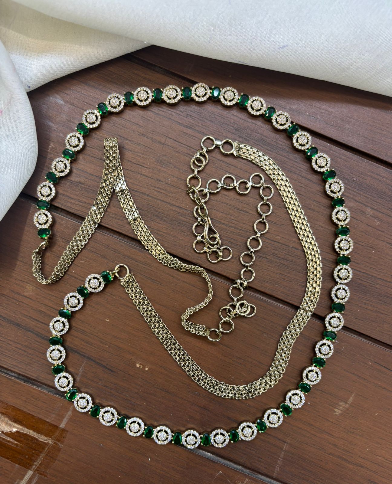 gj-polish-ad-stone-hip-chain
